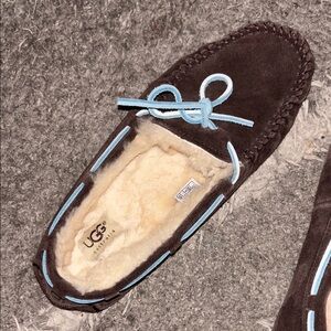 Men's Brown Moccasin Slippers with Blue Accents